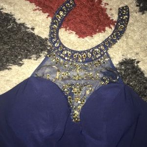 Size 0 navy prom dress.